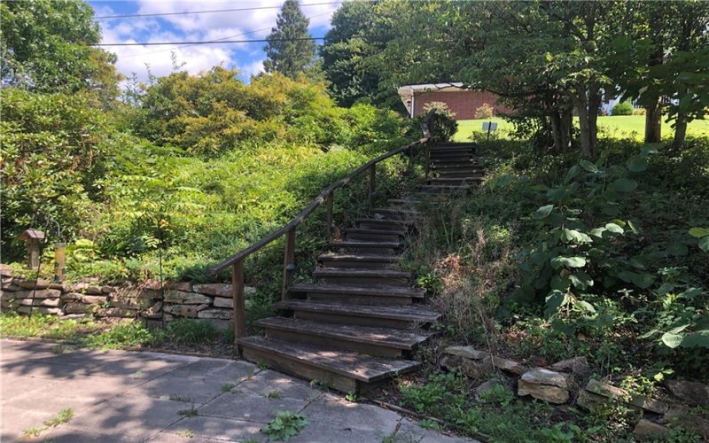 63 ROOSEVELT DR, Uniontown, 15401, 2 Bedrooms Bedrooms, 11 Rooms Rooms,3 BathroomsBathrooms,Residential,For Sale,ROOSEVELT DR,1767602