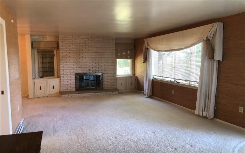 63 ROOSEVELT DR, Uniontown, 15401, 2 Bedrooms Bedrooms, 11 Rooms Rooms,3 BathroomsBathrooms,Residential,For Sale,ROOSEVELT DR,1767602