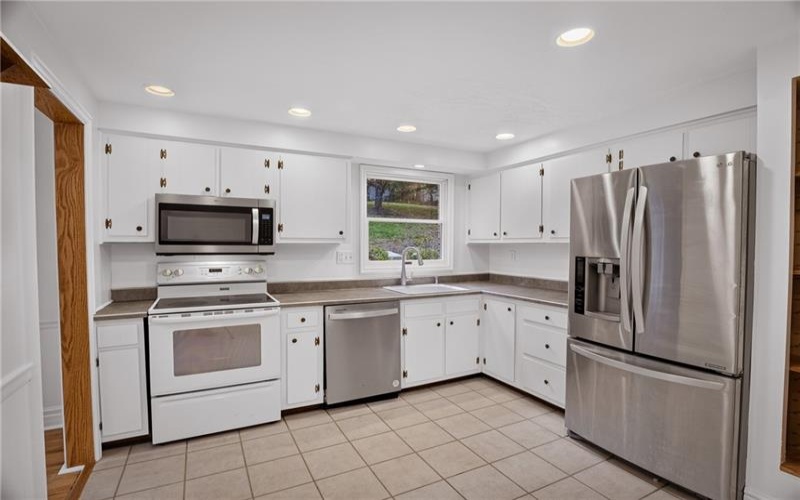 905 Bebout Rd, Venetia, 15367, 4 Bedrooms Bedrooms, 8 Rooms Rooms,2.1 BathroomsBathrooms,Residential,For Sale,Bebout Rd,1766198