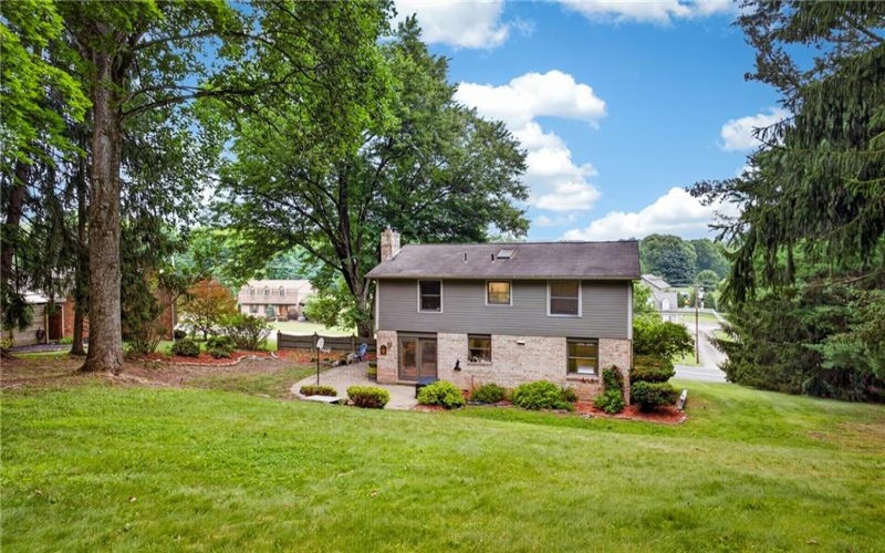 905 Bebout Rd, Venetia, 15367, 4 Bedrooms Bedrooms, 8 Rooms Rooms,2.1 BathroomsBathrooms,Residential,For Sale,Bebout Rd,1766198