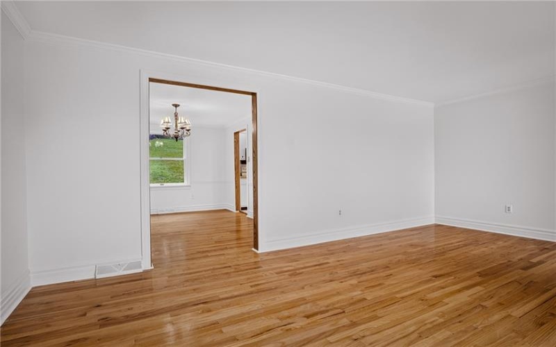 905 Bebout Rd, Venetia, 15367, 4 Bedrooms Bedrooms, 8 Rooms Rooms,2.1 BathroomsBathrooms,Residential,For Sale,Bebout Rd,1766198