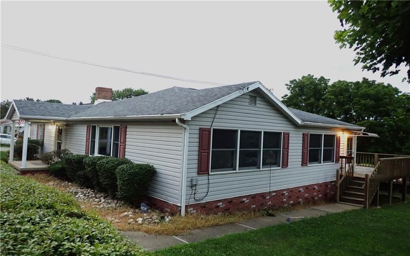 170 CLUB YORK ROAD, UNIONTOWN, 15401, 3 Bedrooms Bedrooms, ,2 BathroomsBathrooms,Residential,For Sale,CLUB YORK ROAD,1766219