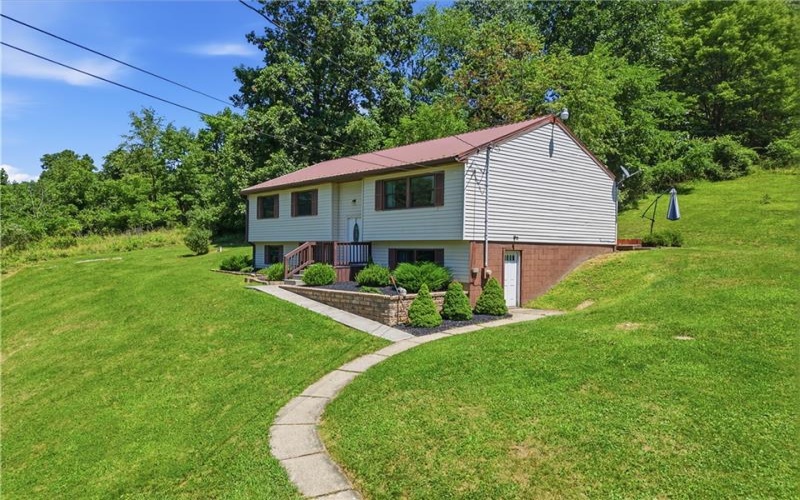 517 Hull Run Rd, Waynesburg, 15370, 3 Bedrooms Bedrooms, ,2.1 BathroomsBathrooms,Residential,For Sale,Hull Run Rd,1766245
