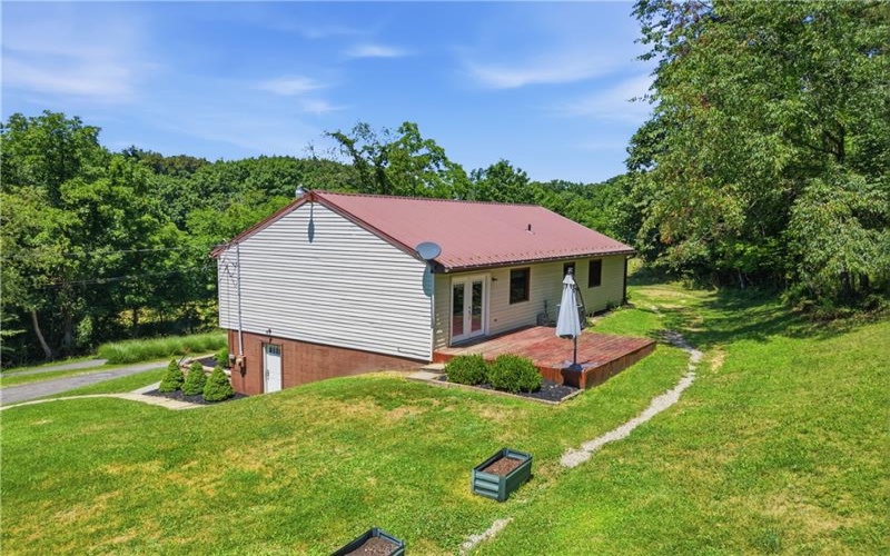 517 Hull Run Rd, Waynesburg, 15370, 3 Bedrooms Bedrooms, ,2.1 BathroomsBathrooms,Residential,For Sale,Hull Run Rd,1766245