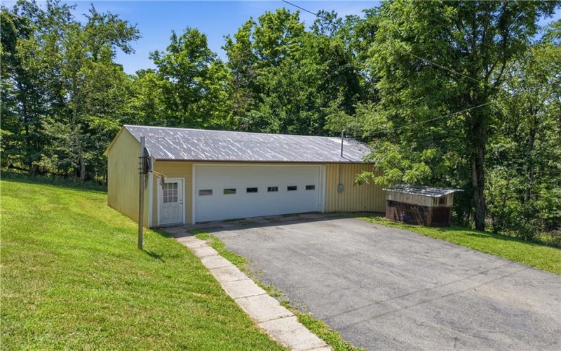 517 Hull Run Rd, Waynesburg, 15370, 3 Bedrooms Bedrooms, ,2.1 BathroomsBathrooms,Residential,For Sale,Hull Run Rd,1766245