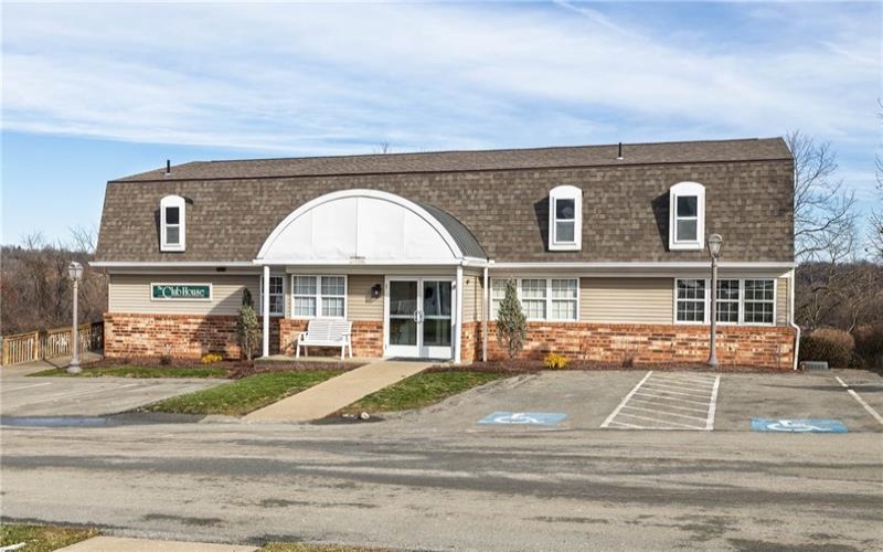 207 Clubhouse Dr, Washington, 15301, 2 Bedrooms Bedrooms, 5 Rooms Rooms,1.1 BathroomsBathrooms,Residential,For Sale,Clubhouse Dr,1766256