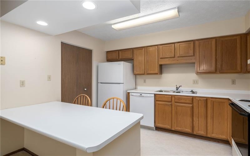 207 Clubhouse Dr, Washington, 15301, 2 Bedrooms Bedrooms, 5 Rooms Rooms,1.1 BathroomsBathrooms,Residential,For Sale,Clubhouse Dr,1766256