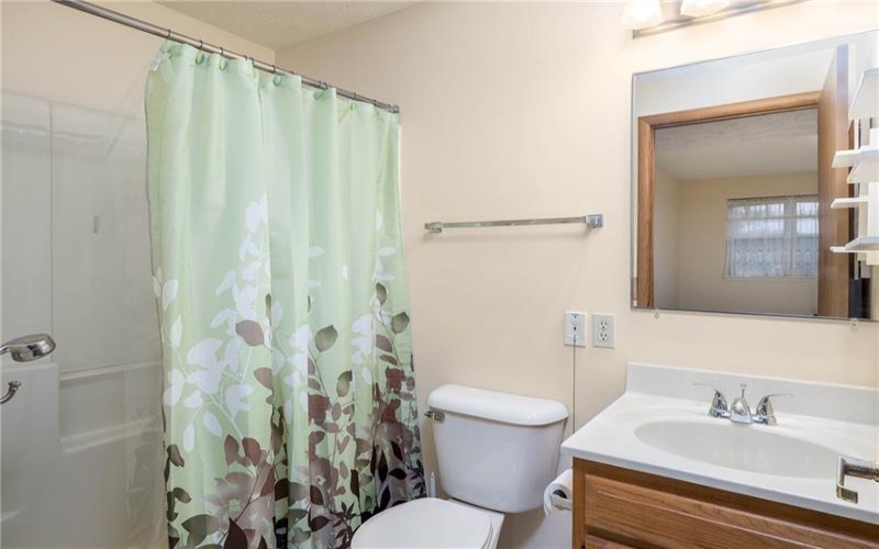 207 Clubhouse Dr, Washington, 15301, 2 Bedrooms Bedrooms, 5 Rooms Rooms,1.1 BathroomsBathrooms,Residential,For Sale,Clubhouse Dr,1766256