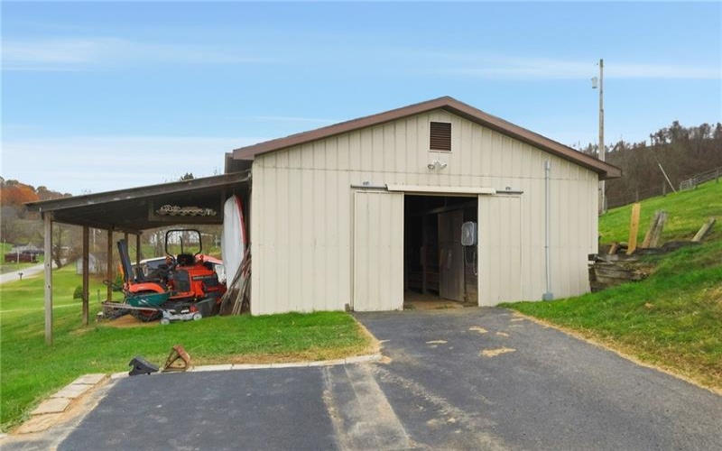327 Sugar Run Road, Waynesburg, 15370, 4 Bedrooms Bedrooms, 11 Rooms Rooms,2.2 BathroomsBathrooms,Residential,For Sale,Sugar Run Road,1767646