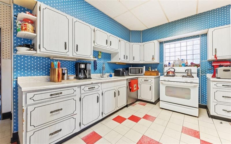 111 Fayette St, Connellsville, 15425, 4 Bedrooms Bedrooms, ,2 BathroomsBathrooms,Residential,For Sale,Fayette St,1766262