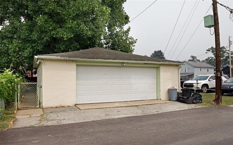 111 Fayette St, Connellsville, 15425, 4 Bedrooms Bedrooms, ,2 BathroomsBathrooms,Residential,For Sale,Fayette St,1766262