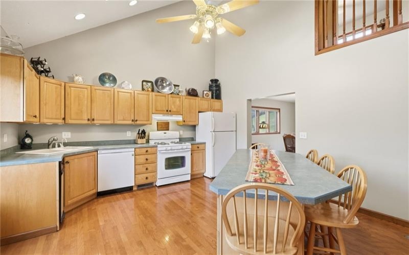 327 Sugar Run Rd, Waynesburg, 15370, 4 Bedrooms Bedrooms, ,2.2 BathroomsBathrooms,Farm-acreage-lot,For Sale,6 stall barn 2 run-ins,Sugar Run Rd,1767656