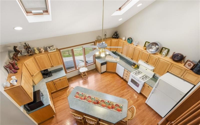 327 Sugar Run Rd, Waynesburg, 15370, 4 Bedrooms Bedrooms, ,2.2 BathroomsBathrooms,Farm-acreage-lot,For Sale,6 stall barn 2 run-ins,Sugar Run Rd,1767656
