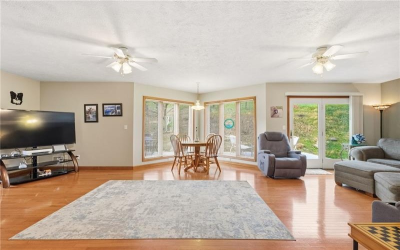 327 Sugar Run Rd, Waynesburg, 15370, 4 Bedrooms Bedrooms, ,2.2 BathroomsBathrooms,Farm-acreage-lot,For Sale,6 stall barn 2 run-ins,Sugar Run Rd,1767656