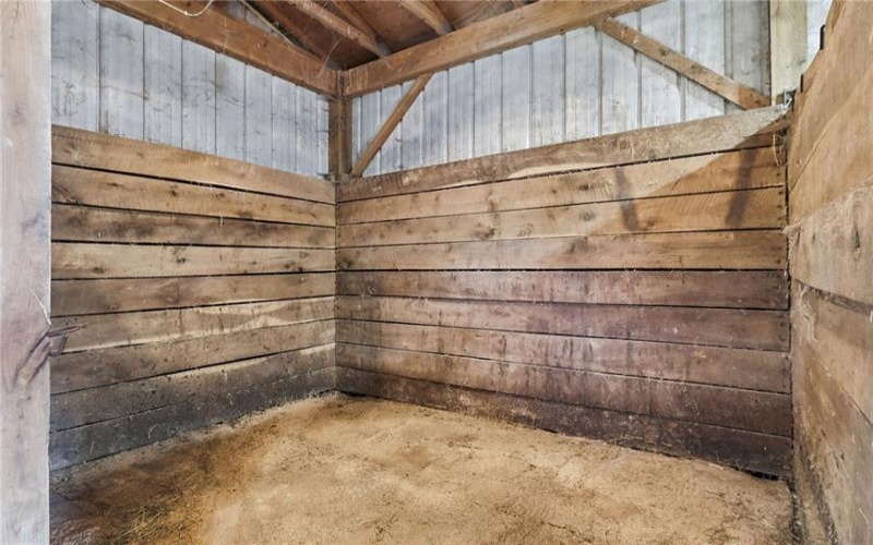 327 Sugar Run Rd, Waynesburg, 15370, 4 Bedrooms Bedrooms, ,2.2 BathroomsBathrooms,Farm-acreage-lot,For Sale,6 stall barn 2 run-ins,Sugar Run Rd,1767656