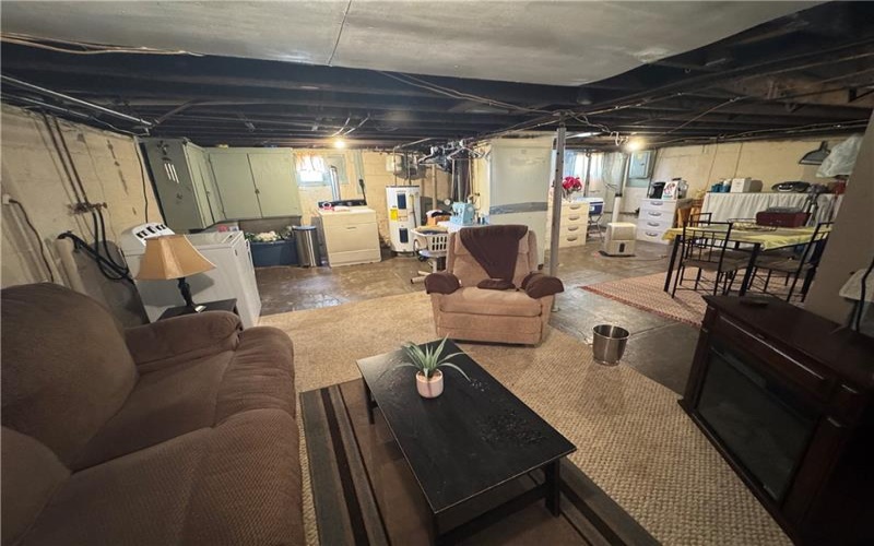 530 Green Street, Brownsville, 15417, 3 Bedrooms Bedrooms, 7 Rooms Rooms,1 BathroomBathrooms,Residential,For Sale,Green Street,1766270