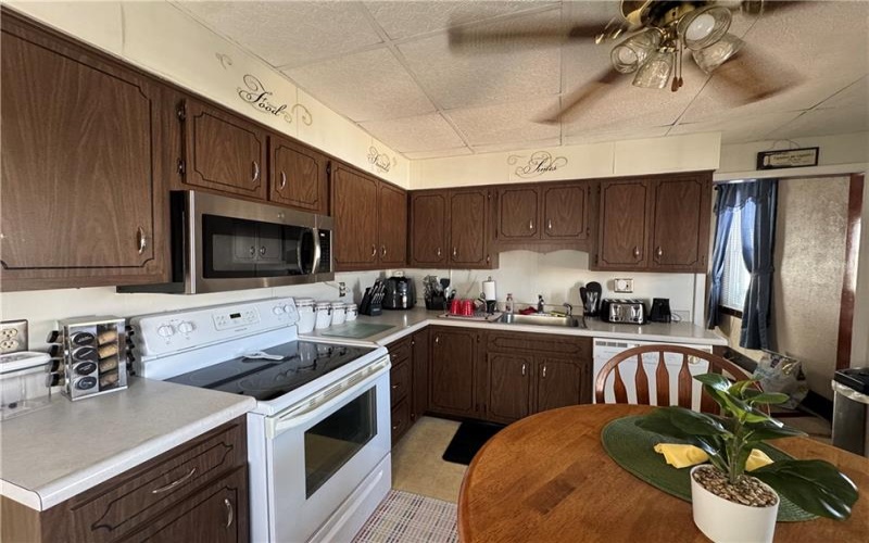 530 Green Street, Brownsville, 15417, 3 Bedrooms Bedrooms, 7 Rooms Rooms,1 BathroomBathrooms,Residential,For Sale,Green Street,1766270