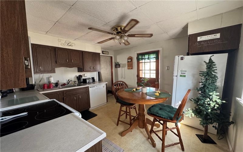 530 Green Street, Brownsville, 15417, 3 Bedrooms Bedrooms, 7 Rooms Rooms,1 BathroomBathrooms,Residential,For Sale,Green Street,1766270