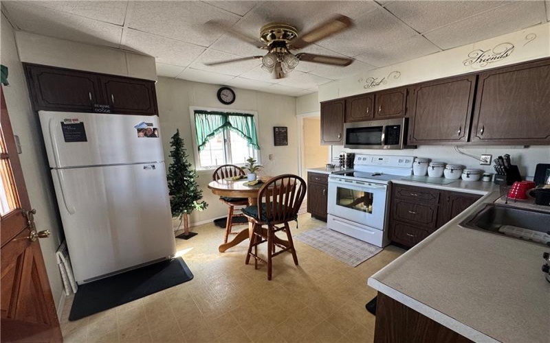 530 Green Street, Brownsville, 15417, 3 Bedrooms Bedrooms, 7 Rooms Rooms,1 BathroomBathrooms,Residential,For Sale,Green Street,1766270