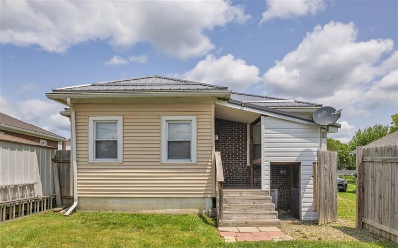 828 John St, Langeloth, 15054, 3 Bedrooms Bedrooms, 6 Rooms Rooms,1 BathroomBathrooms,Residential,For Sale,John St,1766306