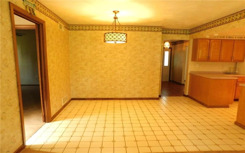 321 Meadowlark Dr, Uniontown, 15401, 3 Bedrooms Bedrooms, ,2.1 BathroomsBathrooms,Residential,For Sale,Meadowlark Dr,1766334