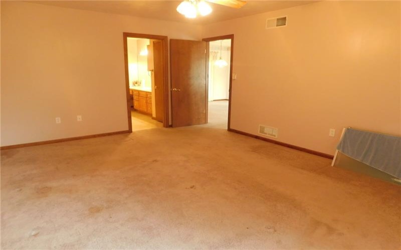 321 Meadowlark Dr, Uniontown, 15401, 3 Bedrooms Bedrooms, ,2.1 BathroomsBathrooms,Residential,For Sale,Meadowlark Dr,1766334