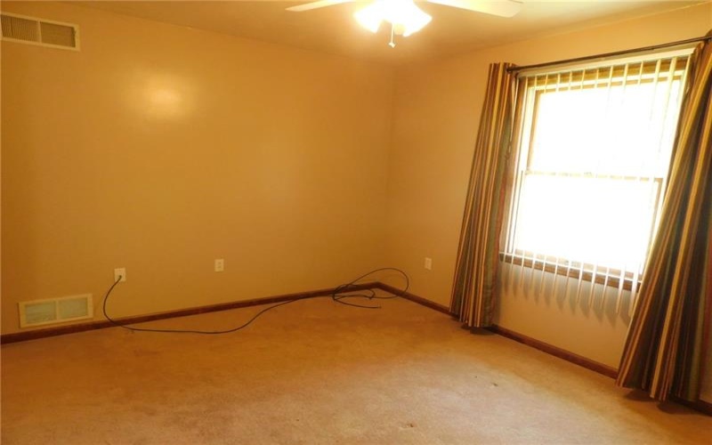 321 Meadowlark Dr, Uniontown, 15401, 3 Bedrooms Bedrooms, ,2.1 BathroomsBathrooms,Residential,For Sale,Meadowlark Dr,1766334