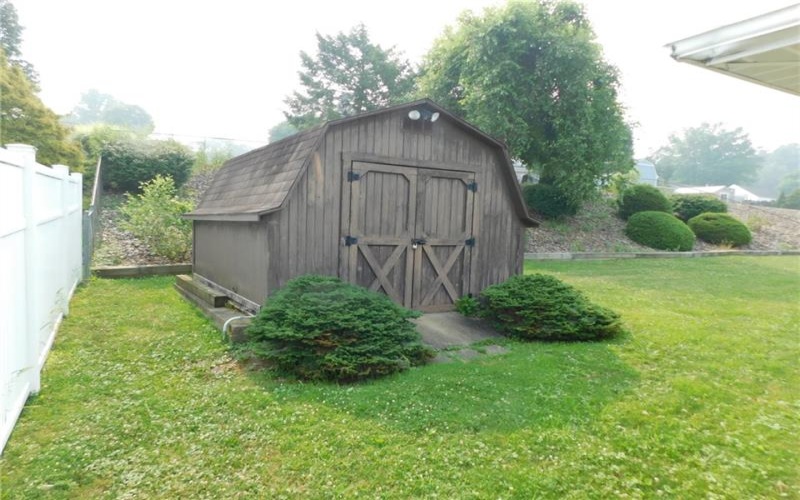 321 Meadowlark Dr, Uniontown, 15401, 3 Bedrooms Bedrooms, ,2.1 BathroomsBathrooms,Residential,For Sale,Meadowlark Dr,1766334