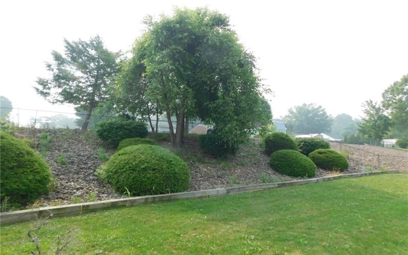 321 Meadowlark Dr, Uniontown, 15401, 3 Bedrooms Bedrooms, ,2.1 BathroomsBathrooms,Residential,For Sale,Meadowlark Dr,1766334