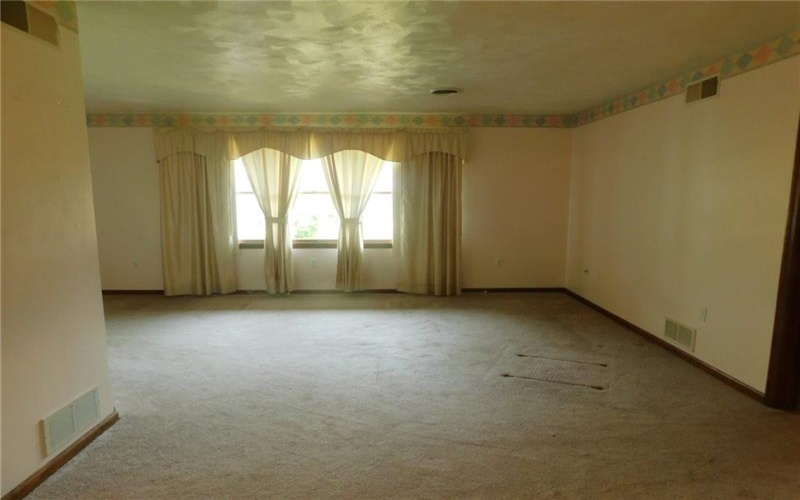 321 Meadowlark Dr, Uniontown, 15401, 3 Bedrooms Bedrooms, ,2.1 BathroomsBathrooms,Residential,For Sale,Meadowlark Dr,1766334