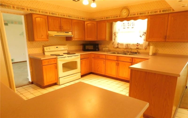 321 Meadowlark Dr, Uniontown, 15401, 3 Bedrooms Bedrooms, ,2.1 BathroomsBathrooms,Residential,For Sale,Meadowlark Dr,1766334