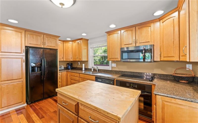437 Hunting Creek Rd, Canonsburg, 15317, 4 Bedrooms Bedrooms, 11 Rooms Rooms,2.1 BathroomsBathrooms,Residential,For Sale,Hunting Creek Rd,1766371