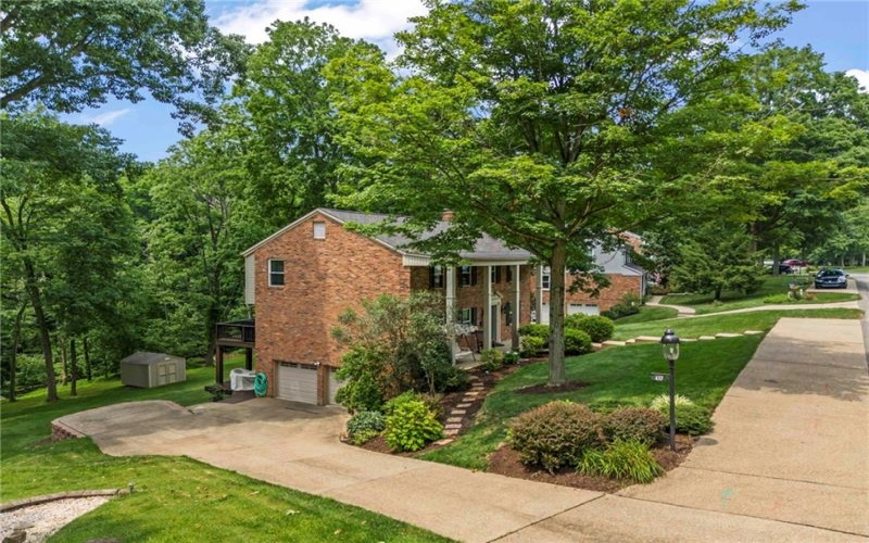 437 Hunting Creek Rd, Canonsburg, 15317, 4 Bedrooms Bedrooms, 11 Rooms Rooms,2.1 BathroomsBathrooms,Residential,For Sale,Hunting Creek Rd,1766371