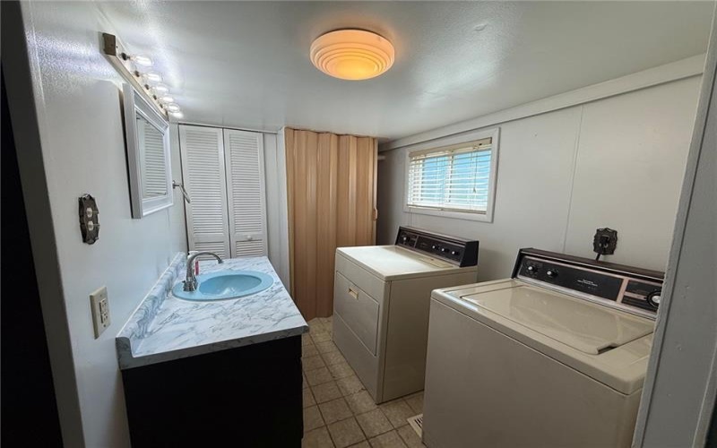 905 W Wylie Avenue, Washington, 15301, 2 Bedrooms Bedrooms, ,1 BathroomBathrooms,Lease,For Rent,W Wylie Avenue,1767706
