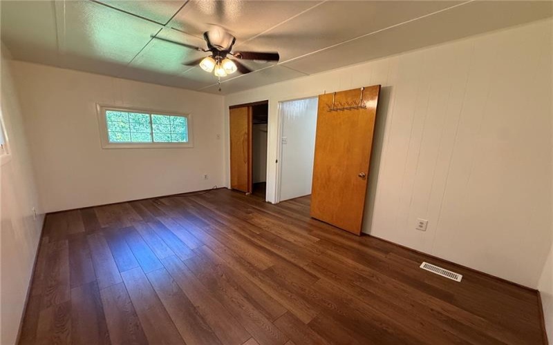 905 W Wylie Avenue, Washington, 15301, 2 Bedrooms Bedrooms, ,1 BathroomBathrooms,Lease,For Rent,W Wylie Avenue,1767706