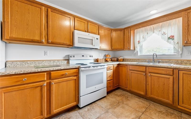 27 Mannina Avenue, Dunlevy, 15432, 2 Bedrooms Bedrooms, 7 Rooms Rooms,1 BathroomBathrooms,Residential,For Sale,Mannina Avenue,1766414