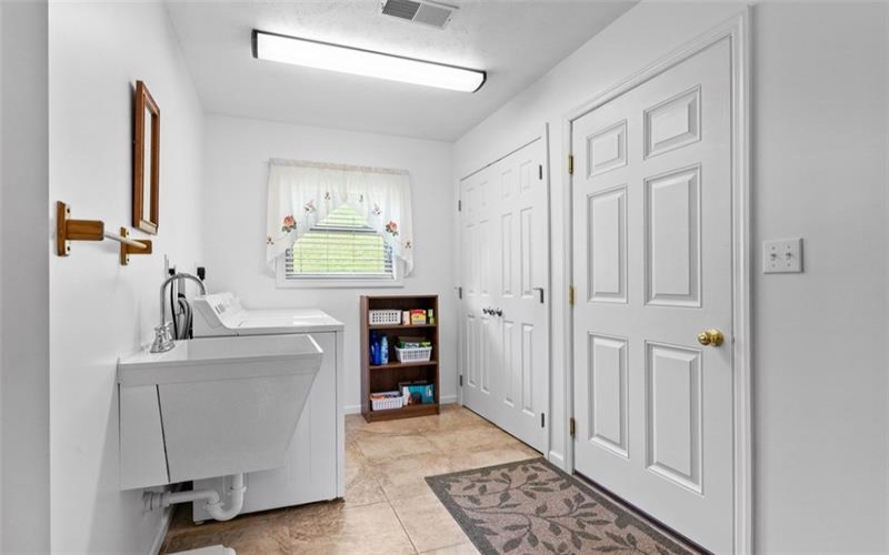 27 Mannina Avenue, Dunlevy, 15432, 2 Bedrooms Bedrooms, 7 Rooms Rooms,1 BathroomBathrooms,Residential,For Sale,Mannina Avenue,1766414