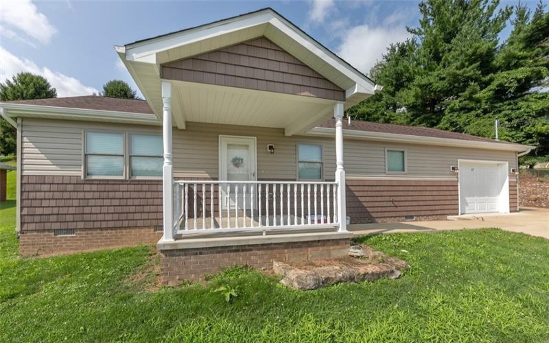 27 Mannina Avenue, Dunlevy, 15432, 2 Bedrooms Bedrooms, 7 Rooms Rooms,1 BathroomBathrooms,Residential,For Sale,Mannina Avenue,1766414
