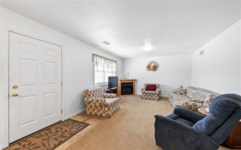 27 Mannina Avenue, Dunlevy, 15432, 2 Bedrooms Bedrooms, 7 Rooms Rooms,1 BathroomBathrooms,Residential,For Sale,Mannina Avenue,1766414