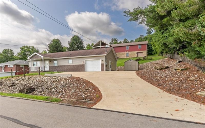 27 Mannina Avenue, Dunlevy, 15432, 2 Bedrooms Bedrooms, 7 Rooms Rooms,1 BathroomBathrooms,Residential,For Sale,Mannina Avenue,1766414