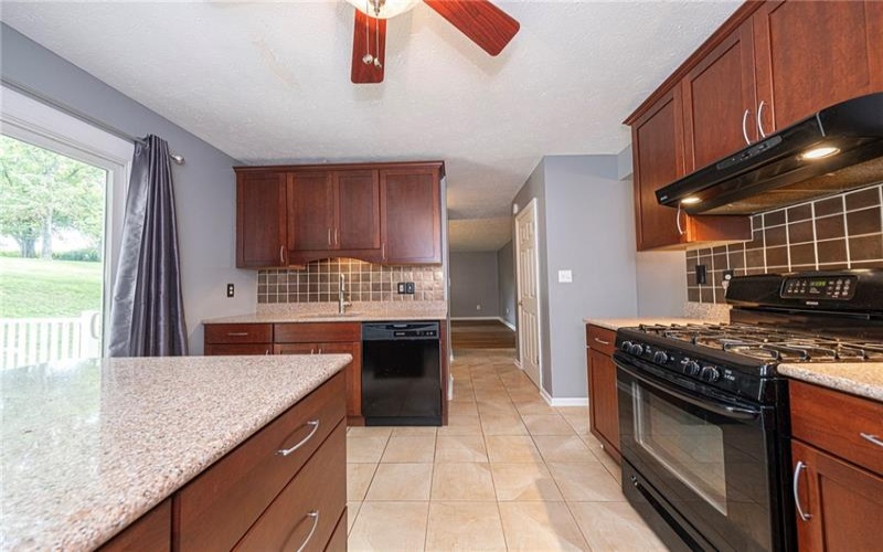 116 Damian Ct, Jeannette, 15644, 4 Bedroom Bedrooms, 9 Room Rooms,2.1 BathroomBathrooms,Residential,For Sale,Damian Ct,1767731