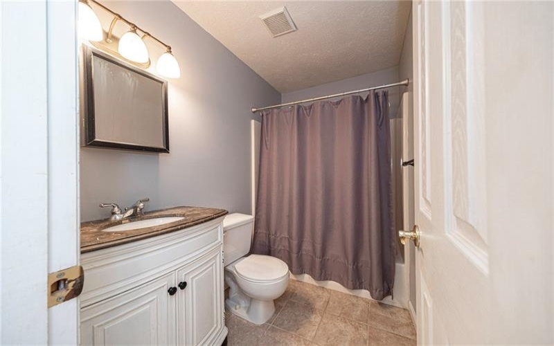 116 Damian Ct, Jeannette, 15644, 4 Bedroom Bedrooms, 9 Room Rooms,2.1 BathroomBathrooms,Residential,For Sale,Damian Ct,1767731