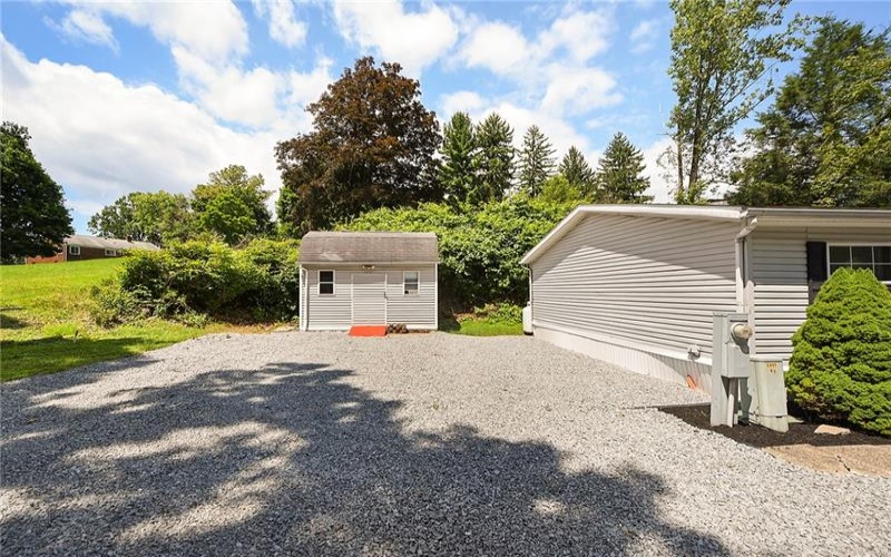 431 Illinois Ln, Irwin, 15642, 3 Bedroom Bedrooms, 7 Room Rooms,2 BathroomBathrooms,Residential,For Sale,Illinois Ln,1767739