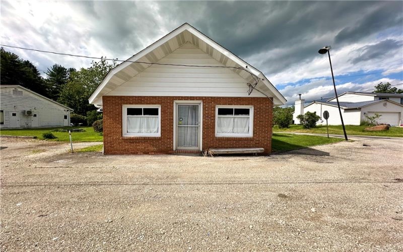 427 Route 271, Ligonier, 15658, 3 Bedrooms Bedrooms, 8 Rooms Rooms,1.1 BathroomsBathrooms,Residential,For Sale,Route 271,1766477