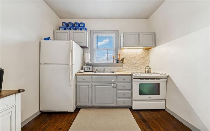 42 Highland Ave, Burgettstown, 15021, 4 Bedrooms Bedrooms, 9 Rooms Rooms,2.1 BathroomsBathrooms,Residential,For Sale,Highland Ave,1767784