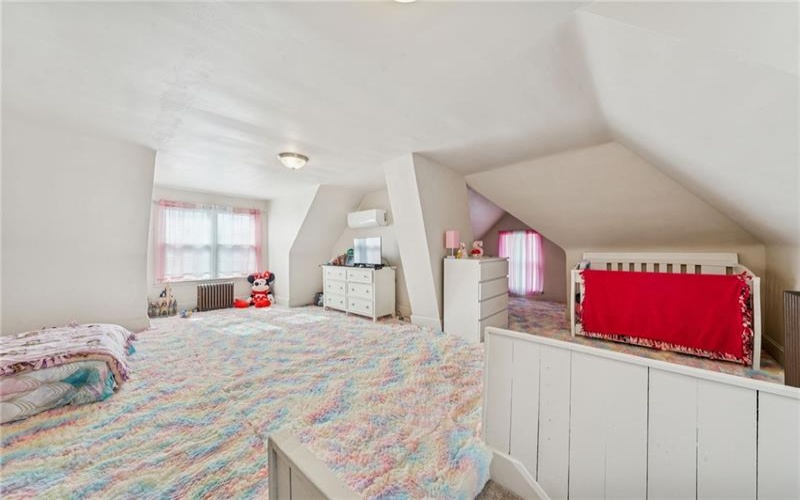 42 Highland Ave, Burgettstown, 15021, 4 Bedrooms Bedrooms, 9 Rooms Rooms,2.1 BathroomsBathrooms,Residential,For Sale,Highland Ave,1767784