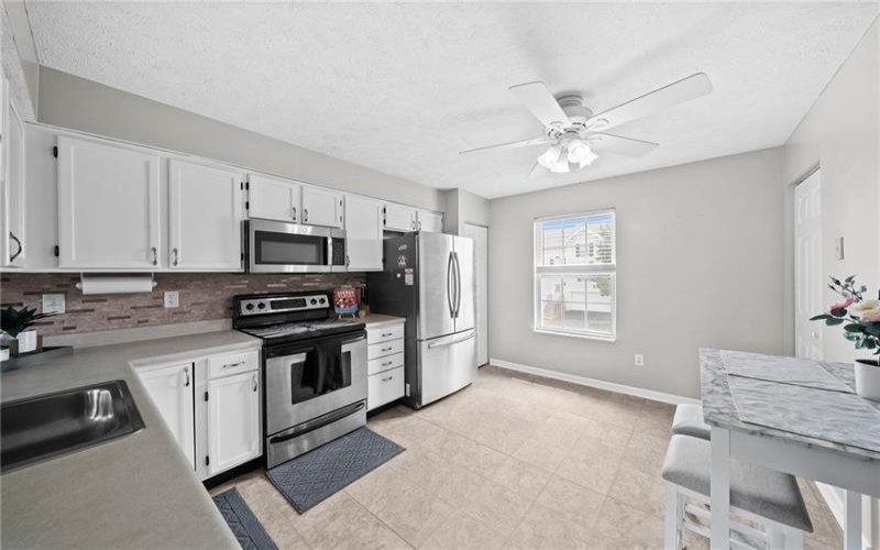 16 Cinque Terra Pl, Finleyville, 15332, 3 Bedrooms Bedrooms, 8 Rooms Rooms,2.2 BathroomsBathrooms,Residential,For Sale,Cinque Terra Pl,1766490