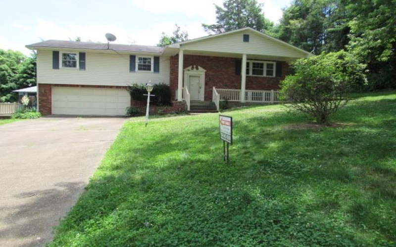 410 Crestridge Drive, Greensburg, 15601, 3 Bedrooms Bedrooms, 8 Rooms Rooms,2 BathroomsBathrooms,Residential,For Sale,Crestridge Drive,1764754