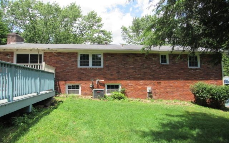 410 Crestridge Drive, Greensburg, 15601, 3 Bedrooms Bedrooms, 8 Rooms Rooms,2 BathroomsBathrooms,Residential,For Sale,Crestridge Drive,1764754