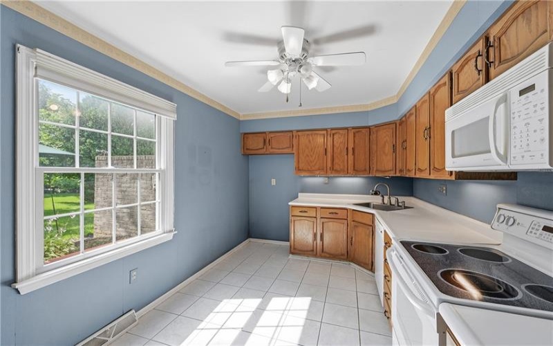 149 ROSCOMMON PLACE, Canonsburg, 15317, 3 Bedrooms Bedrooms, 8 Rooms Rooms,2.1 BathroomsBathrooms,Residential,For Sale,ROSCOMMON PLACE,1764775